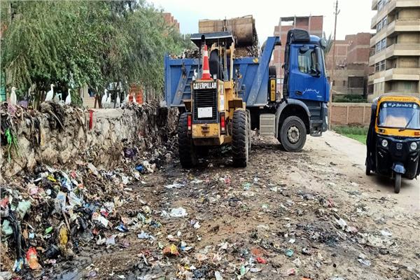 الجيزة تواصل التصدي للإشغالات ورفع مستوى النظافة