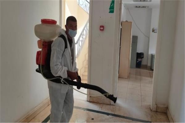 حملة رش وتطهير للمنشآت والشوارع بالخصوص
