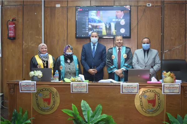 الدكتور أحمد عزيز رئيس جامعة سوهاج