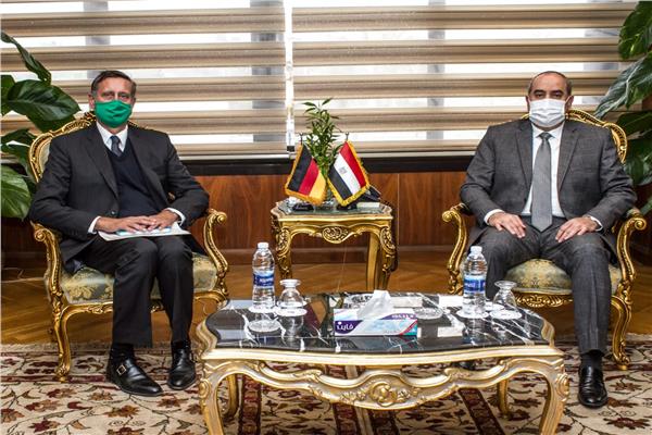 وزير الطيران المدنى يستقبل سفير ألمانيا