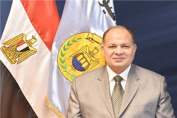 اللواء عصام سعد محافظ أسيوط