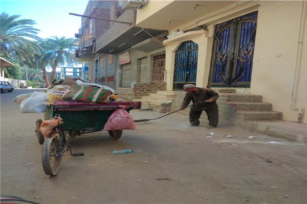 تنفيذ حملات نظافة مكبرة يوميًاً بأحياء مدينة الأقصر