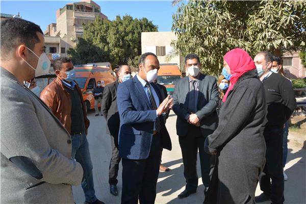 نائب محافظ المنيا يتابع الخدمة الطبية بمستشفى الحميات ويشهد التشغيل التجريبي لتأنك الاكسجين