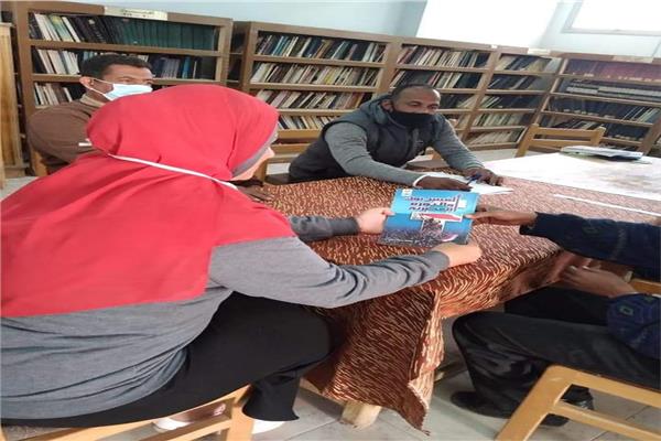 مناقشات أدبية وورش فنية