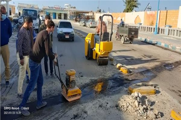 تجديد شنايش المطر بشارع الكورنيش بمطروح 