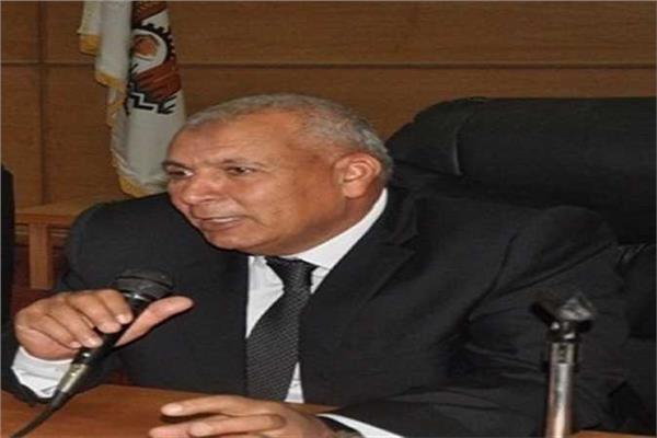  اللواء محمد الزملوط محافظ الوادي الجديد