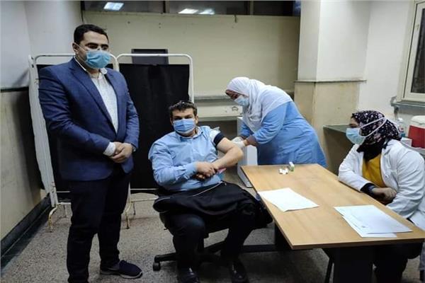 الاطقم الطبية بالباجور تتلقي اللقاح