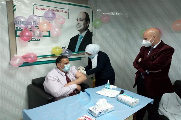 وكلاء «الصحة» بالمحافظات في الصفوف الأمامية لتلقي لقاح كورونا