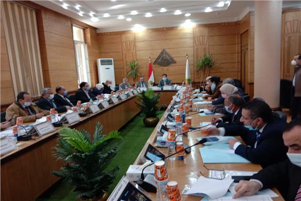 مجلس جامعة بنهايناقش استعدادات امتحانات الفصل الدراسي الأول