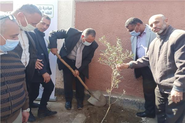 «أسيوط» تحتفل باليوم الوطني للبيئة بحملة تشجير وشتلات مثمرة