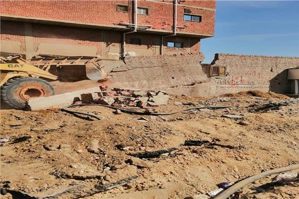  حملة لإزالة التعديات بنطاق قرية نفيشة بالاسماعيلية