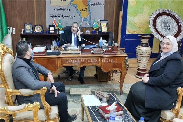 للواء ابراهيم ابو ليمون محافظ المنوفية  أثناء الدكتورة هناء سرور هناء عضو مجلس النواب