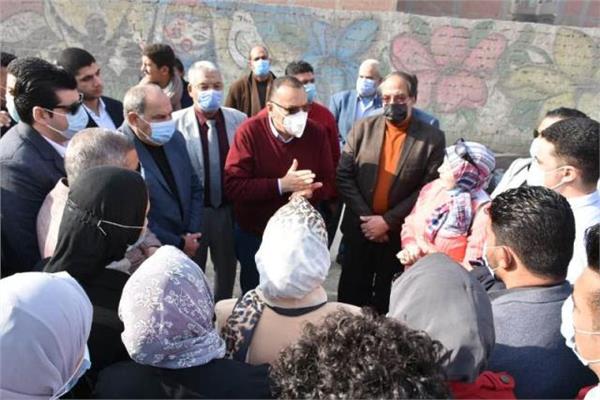 رصف شوارع منيا القمح بالشرقية