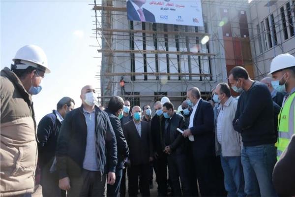 وزير النقل من موقع القطار الكهربائي