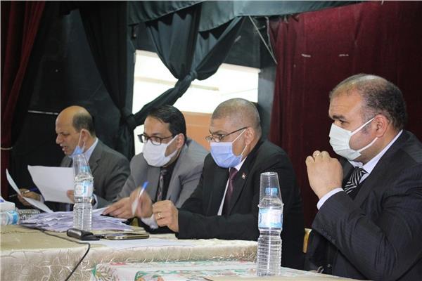 محافظ الغربية في حوار مفتوح يكرم طلاب جامعة طنطا الفائزين ببرنامج عباقرة الجامعات المصرية