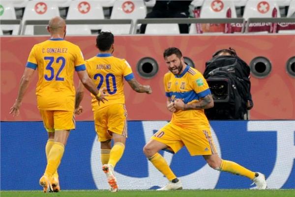 فرحة جينياك بهدف الفوز