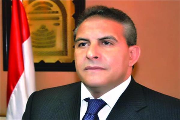 طاهر أبو زيد نجم الأهلي السابق