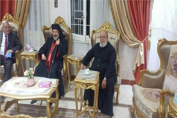 الأنبا توما يستقبل وفد كاتدرائية يسوع الملك بطهطا
