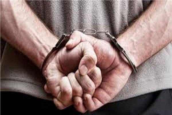 سقوط صاحب قناة بالانترنت تبث فيديوهات خادشة لحياء الاطفال