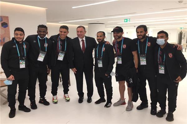 محمود الخطيب ولاعبو الأهلى