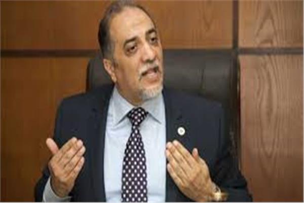 الدكتور عبد الهادى القصبى