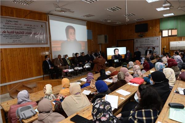 جامعة أسيوط تفتتح فعاليات البرنامج التدربيى الأول للإقرارات الالكترونية للضريبة