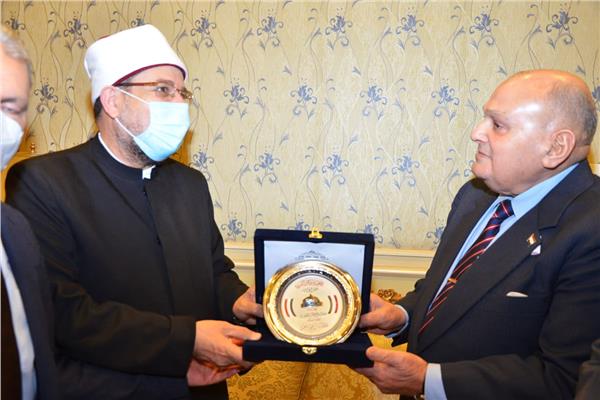لجنة الدفاع والأمن القومي تكرم وزير الأوقاف