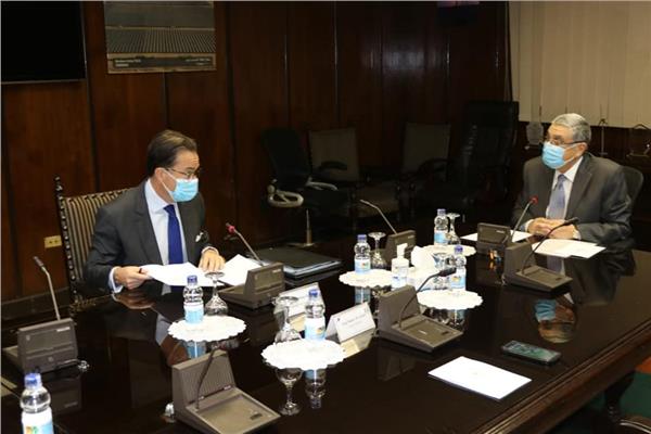  وزير الكهرباء والطاقة المتجددة وسفير فرنسا