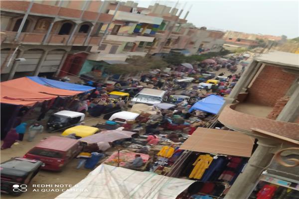 أهالى قرية شونى بمركز طنطا يطالبون محافظ الغربية بنقل السوق خارج الكتلة السكنية 