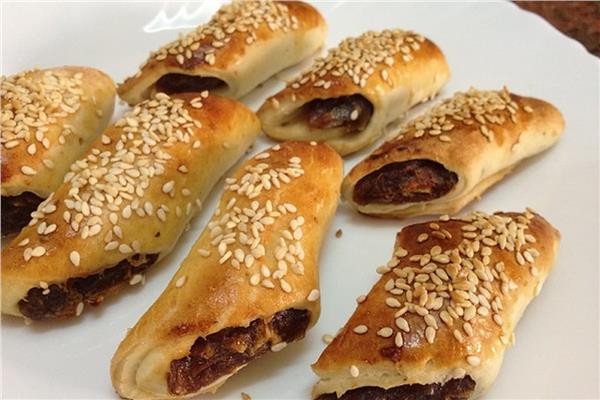 القراميش بالتمر