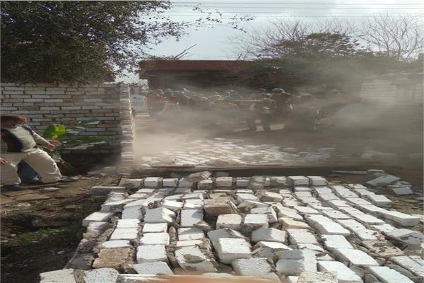 إزالة 13 حالة تعد بالبناء على الأراضي الزراعية بمركز ديرمواس بالمنيا