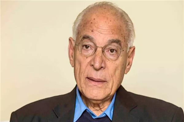 الدكتور فاروق الباز