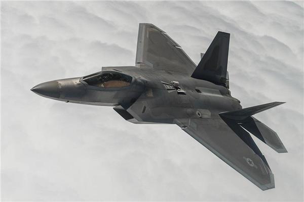  المقاتلة F-22