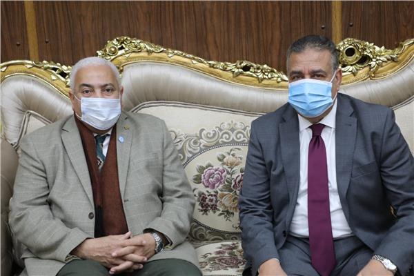 محافظ المنوفية يلتقي رئيس جامعة السادات لبحث أطر التعاون في تنفيذ ودعم خطط التنمية 