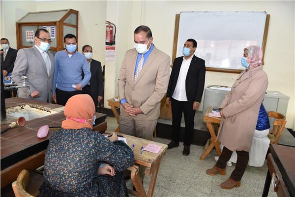 انتظام امتحانات الفصل الدراسي الأول فى اليوم الثانى بجامعة سوهاج
