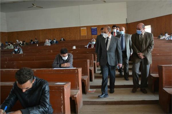 انتظام امتحانات الفصل الدراسى الاول بجامعة الزقازيق 