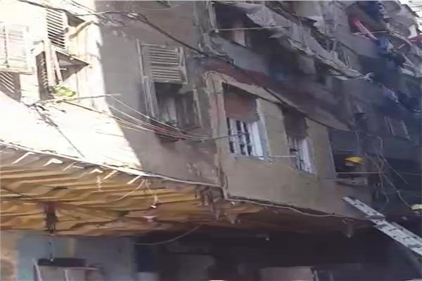انهيار عقار بالإسكندرية