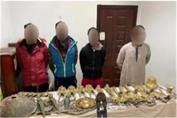 المتهمين 