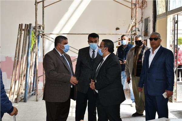الدكتور أحمد زكى رئيس جامعة قناة السويس