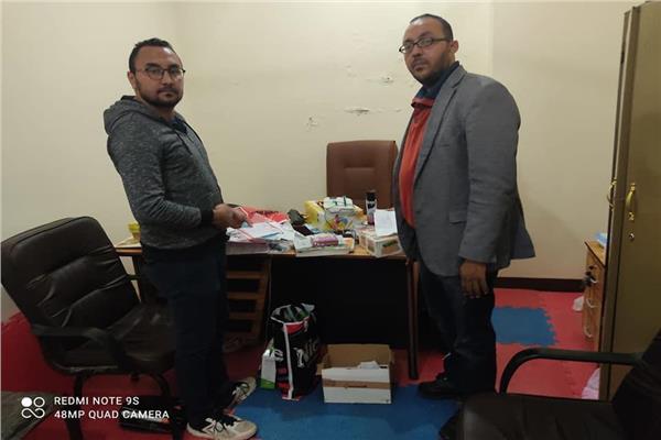 ضبط شخص مزيف ينتحل صفة طبيب بمركز علاج طبيعي غير مرخص بمدينة جرجا 