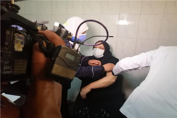 بدء إعطاء تطعيم السينوفارم والاسترازينكا ضد كورورنا بالدقهلية