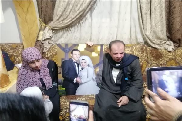 أسرة الشاب 
