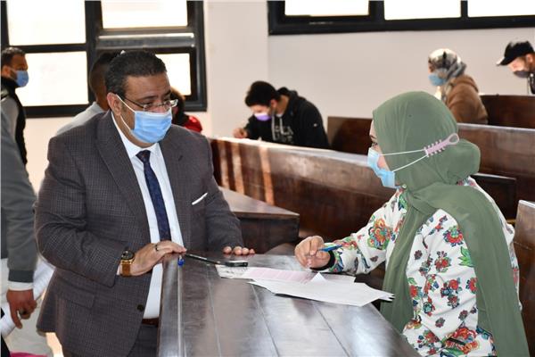 هدوء والتزام يسود الأجواء اللجان الامتحانية بجامعة القناة
