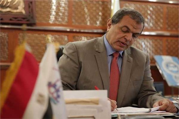وزير القوى العاملة 