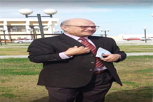 الدكتور أسامة عنتر