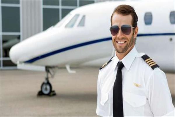 طيار