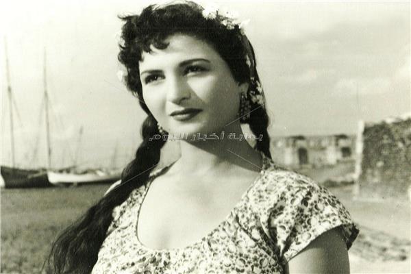 نعيمة عاكف 