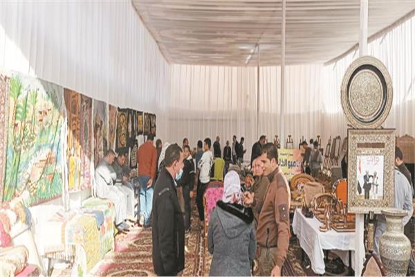  إقبال كبير على معرض الحرف التراثية