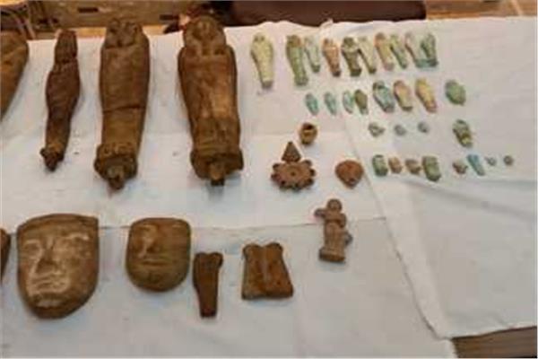 التماثيل المضبوطة