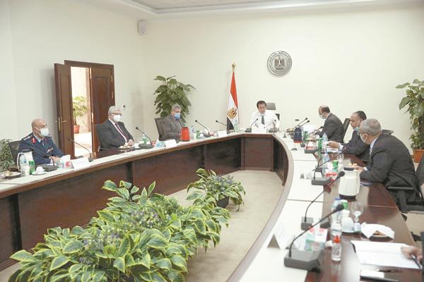 وزير التعليم العالى خلال اجتماعه بمجلس صندوق رعاية النوابغ والمبتكرين